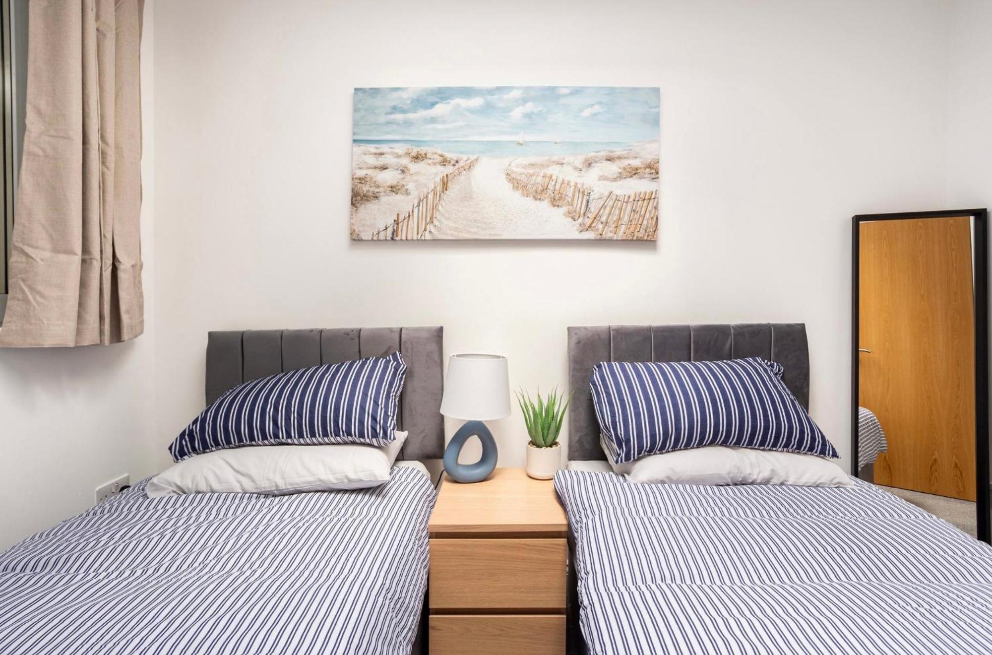 וויימות' Beautiful 2 Bed Apartment Just Steps To The Beach מראה חיצוני תמונה