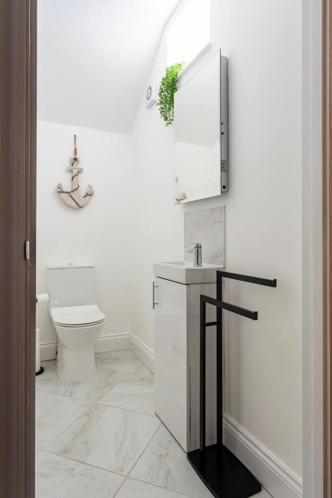 וויימות' Beautiful 2 Bed Apartment Just Steps To The Beach מראה חיצוני תמונה